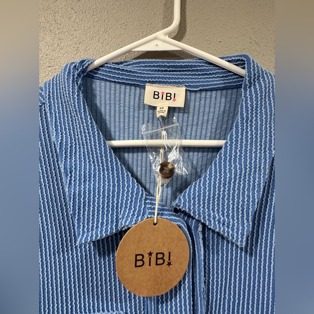 NWT Bibi Rib Buttoned Collared Top - Picture 3 of 7